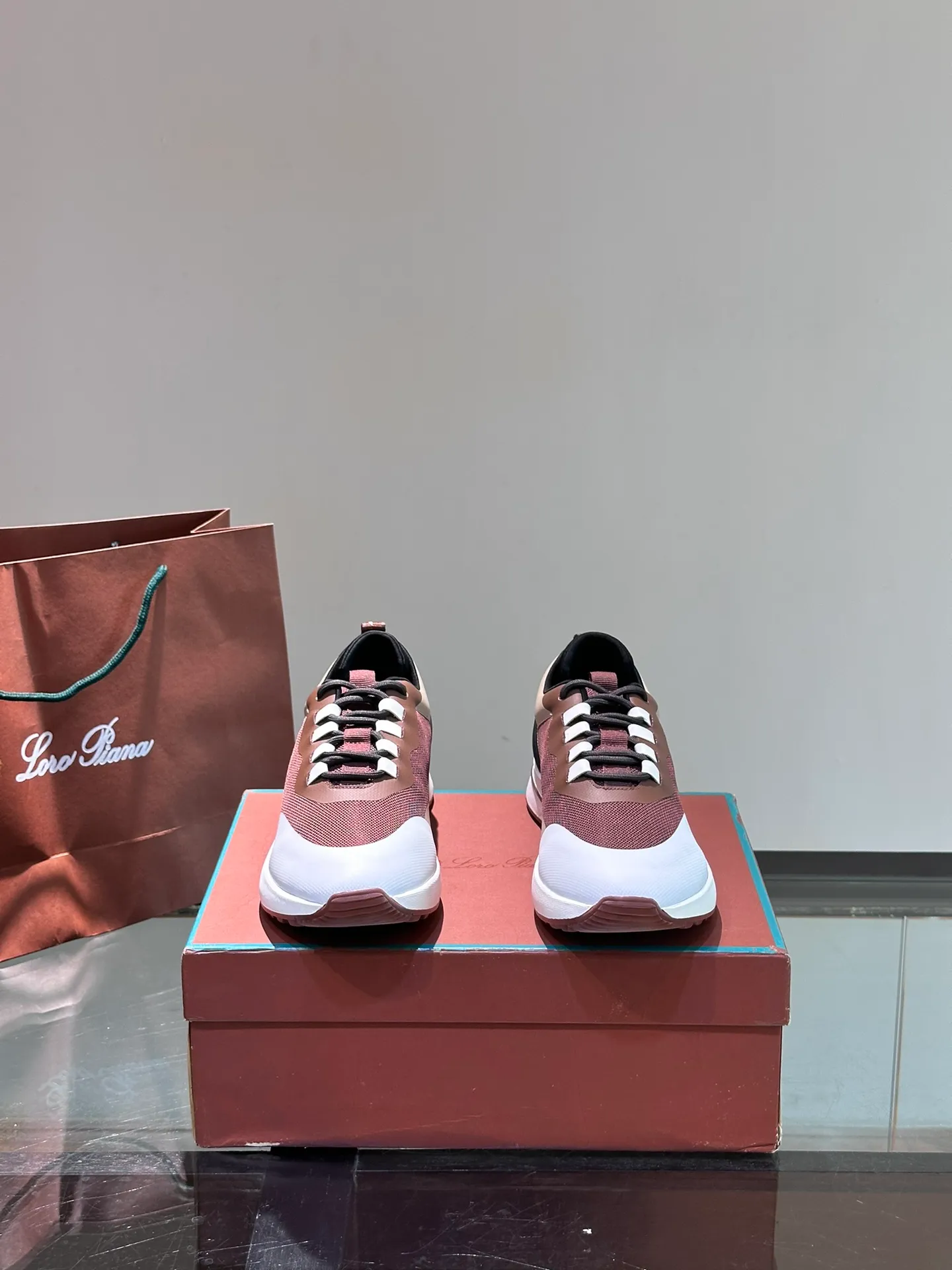 Factory price: 540💰Loro men's shoes💰iana niche Loro classic jogging shoes, men's lace-up casual shoes and sneakers, high-quality lightweight and comfortable fabrics, suitable for outdoor leisure, the color scheme is young and energetic, and it looks great with sportswear or casual suits! Size: 39-45 (46 customized)